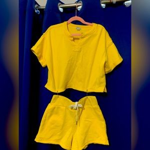 Girls two piece shirt/shorts set. Size 7/8